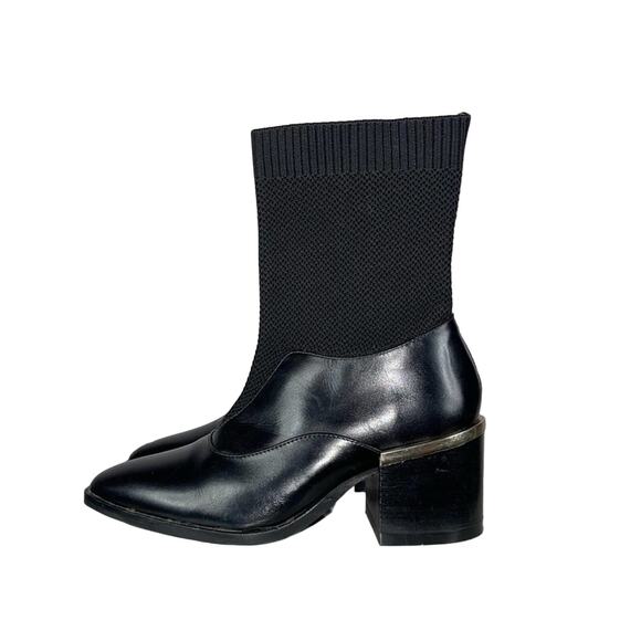 Universal Standard Leather Porto Ankle Sock Boots Women's Made in Portugal Sz 7 - Picture 2 of 7